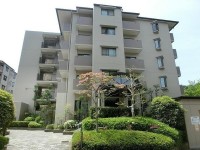 リフォーム歴のあるお部屋！室内丁寧にお使いです！
全居室６帖以上の３ＬＤＫ！ＬＤＫはゆったり１８．５帖！
バルコニーからの眺望良好！