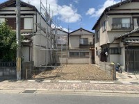前道ゆったり約８．８ｍで駐車が苦手な方も安心！
目の前には田園風景が広がるのどかな土地です♪
周辺施設も徒歩圏内で生活に便利な立地です！