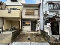 自由設計につき、お好きな間取りで建築可能！
阪急とＪＲの２ＷＡＹアクセス！徒歩圏内に周辺施設充実♪
小・中学校まで徒歩５分でお子様の通学も安心！
