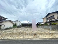 全２区画の元分譲地内！
建築条件無し土地！お好きな工務店やハウスメーカーで建築可能♪
前道ゆったり６ｍ！現況更地です！