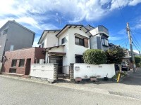 建築条件無し土地！お好きなハウスメーカー工務店で建築可能！
前道６ｍ！３方角地の為、日当たり・通風大変良好！
ＪＲ「桂川」駅まで徒歩１２分！通勤・通学に便利な立地！