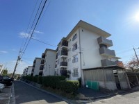 アクセス良好！世代問わず安心の住環境がここにあり！
南側バルコニーのためＬＤＫがとても明るく、風通しも良好！
リフォーム歴有のお部屋！自然環境豊かで子育ても安心♪
