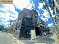２０２５年９月室内リフォーム完成！
角地につき日当たり・通風良好！収納スペース充実の４ＬＤＫ！
阪急とＪＲの２ＷＡＹアクセスで生活に便利！