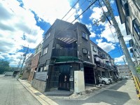 ２０２５年９月室内リフォーム完成予定！
角地につき日当たり・通風良好！収納スペース充実の４ＬＤＫ！
阪急とＪＲの２ＷＡＹアクセスで生活に便利！
