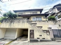 閑静な住宅地！全居室６帖以上の６ＤＫ！
南東角地につき、陽当たり・通風良好！
駐車２台可能なガレージ付き！