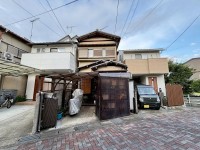 向日市、西京区、南区を専門　ユニバーサルホームサービス洛西口店 阪急『洛西口駅』まで徒歩１４分！利便性の高い立地！
リフォーム歴あり！室内丁寧にお使いです♪
生活に便利な周辺施設が徒歩圏内に充実！