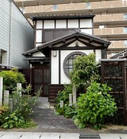 向日市、西京区、南区を専門　ユニバーサルホームサービス洛西口店 建築条件無し土地☆お好きな工務店やハウスメーカーで建築可能！
阪急『長岡天神』駅まで徒歩５分と便利な立地！
小・中学校まで徒歩１０分圏内で子育て世帯にもおすすめ♪