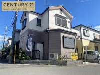 南向きバルコニー・角地の為、通風・陽当り良好！
全居室６帖以上の４ＬＤＫ！買い物施設が充実☆
小学校まで徒歩圏内！お子様の通学も安心です！