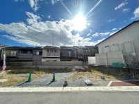 建築条件無し土地につき、お好きな工務店やハウスメーカーで建築可能！
土地面積３１．０４坪！前面道路ゆったり６ｍで駐車もラクラク♪
周辺施設が充実！