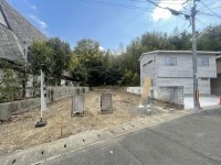 建築条件無し売土地☆お好きな工務店やハウスメーカーで建築可能!
小・中学校まで徒歩10分圏内でお子様の通学も安心♪
周辺施設が徒歩圏内に充実!生活利便性の高い立地!