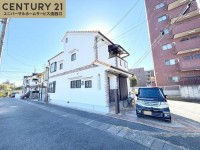 向日市、西京区、南区を専門　ユニバーサルホームサービス洛西口店 阪急『西向日駅』徒歩13分！北西角地で陽当り・通風良好！
全居室収納スペースがあるので住空間がスッキリします！
駐車スペースは2台分有♪令和４年大規模リフォーム済！