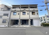 向日市、西京区、南区を専門　ユニバーサルホームサービス洛西口店 ２０２５年１１月リフォーム完成！
全居室６帖以上＆収納スペース付き！
ワンボックスカー駐車可能！ゆとりのある駐車スペース！
