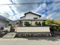 建築条件無し売土地につき、お好きな工務店やハウスメーカーで建築！
土地面積約６５坪！間口広々１４．６ｍ！
阪急「西向日」駅まで徒歩１２分で利便性の高い立地♪