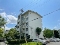 向日市、西京区、南区を専門　ユニバーサルホームサービス洛西口店 南、北側にバルコニーがあり陽当たり・通風良好！
小・中学校まで徒歩１０分圏内でお子様の通学も安心！
リフォームのご相談無料で承ります！