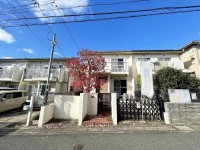 向日市、西京区、南区を専門　ユニバーサルホームサービス洛西口店 南向きにつき陽当たり良好！
閑静な住宅地の為、子育て世帯にもおススメ！
周辺施設も充実！小・中学校まで徒歩圏内！お子様の通学も安心です！