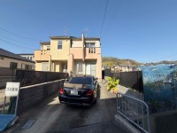 向日市、西京区、南区を専門　ユニバーサルホームサービス洛西口店 阪急「大山崎」駅・ＪＲ「山崎」駅まで徒歩５分！２ＷＡＹアクセス！
南向きで陽当たりが良く明るいお家♪
２台駐車可能で来客時も安心！