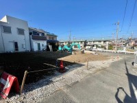 全５区画の分譲地！車通りの少ない閑静な住宅地！
自由設計につきお好きな間取りで建築していただけます！
阪急とＪＲの２ＷＡＹアクセスで生活に便利！