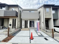 向日市、西京区、南区を専門　ユニバーサルホームサービス洛西口店 駐車２台可能！ゆとりのある駐車スペース！
小学校まで徒歩圏内！お子様の通学も安心です！
周辺施設も充実しており生活に便利な立地！