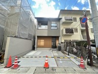 向日市、西京区、南区を専門　ユニバーサルホームサービス洛西口店 限定２区画の分譲地！
阪急『桂』駅まで徒歩４分で通勤や通学に便利な立地！
家事ラク導線な間取りの３ＬＤＫのお家☆