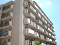 ７階建ての６階部分！全居室６帖以上の３ＬＤＫ！
南側にバルコニーがあり陽当たり・通風も良好♪
スーパーやコンビニなどの生活施設が徒歩圏内に充実！