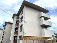 向日市、西京区、南区を専門　ユニバーサルホームサービス洛西口店 阪急「西山天王山」駅まで徒歩８分！
２０２３年７月室内全面リノベーション済！
南側Ｌ型バルコニーの為、採光通風大変良好！
２ＬＤＫの工夫たっぷり使い勝手の良い間取り♪