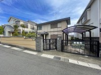 建築条件無し土地!お好きなハウスメーカー・工務店で建築可能!
阪急『長岡天神駅』まで徒歩11分!
前道平坦で車通りも少なく安心です!眺望・通風良好♪