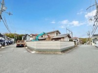 限定２区画分譲！建築条件無し土地につき、お好きなハウスメーカー・工務店で建築可能！
東南角地で陽当たり・通風良好！ゆとりの土地５８．４９坪♪