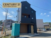 向日市、西京区、南区を専門　ユニバーサルホームサービス洛西口店 阪急『西山天王山駅』まで徒歩１２分と通勤・通学便利！
角地につき、陽当たり・通風良好！
小・中学校まで徒歩圏内！お子様の通学も安心です！