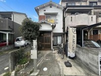 向日市、西京区、南区を専門　ユニバーサルホームサービス洛西口店 解体更地渡し☆建築条件無し売土地☆
東側道路に加え、南側も空きの為、採光・通風良好！
阪急とＪＲの２ＷＡＹアクセス可能！