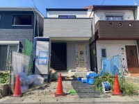 向日市、西京区、南区を専門　ユニバーサルホームサービス洛西口店 阪急とＪＲの２ＷＡＹアクセス可能な好立地！
閑静な住宅地の整形地！南向きの為、陽当り良好！
周辺施設も徒歩圏内で生活便利な立地♪