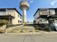 向日市、西京区、南区を専門　ユニバーサルホームサービス洛西口店 現況更地☆建築条件無し土地☆お好きなハウスメーカー・工務店で建築可能！
南向きの整形地の為、日当たり・通風良好♪
前道ゆったり６ｍと駐車もラクラク！