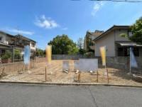 全2区画の分譲地!南向きの為陽当り良好!
建築条件無土地!お好きなハウスメーカー・工務店で建築可能!
阪急「西向日」駅まで徒歩9分!通勤・通学に便利な立地です!