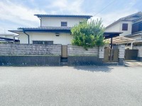 向日市、西京区、南区を専門　ユニバーサルホームサービス洛西口店 建築条件無土地！お好きなハウスメーカー・工務店で建築可能！
東側、現状ガレージにつき採光・通風良好！
徒歩圏内に周辺施設も充実しており生活に便利な立地です！