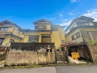 向日市、西京区、南区を専門　ユニバーサルホームサービス洛西口店 緑豊かな閑静な住宅地に位置し、周辺の交通量も少なく、落ち着いた住環境が魅力です。
長岡京ＩＣへのアクセスも良好。
建替用地としてもぜひご検討ください。