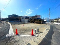 全５区画の分譲地！車通りの少ない閑静な住宅地！
建築条件無土地！お好きなハウスメーカー・工務店で建築可能♪
阪急とＪＲの２ＷＡＹアクセスで生活に便利！