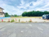 向日市、西京区、南区を専門　ユニバーサルホームサービス洛西口店 建築条件無し売土地につきお好きな工務店やハウスメーカーで建築可能！
土地面積広々約５１坪！
閑静な住宅地！南側は建物がなく空いているので陽当たり・通風良好！

