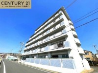 向日市、西京区、南区を専門　ユニバーサルホームサービス洛西口店 令和８年７月リフォーム完成！南西向きで陽当り良好◎
閑静で周辺交通量も少なく、生活しやすい環境♪
オートロック付きなのでセキュリティ面も安心です！