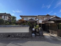 ☆建築条件なし売土地☆お好きな工務店・ハウスメーカーで建築可能!
土地広々66.65坪!閑静な住宅街!
北側水路につき開放感があり、南向きで陽当たり良好な立地です♪