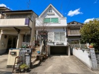 向日市、西京区、南区を専門　ユニバーサルホームサービス洛西口店 建築条件無し土地！お好きなハウスメーカー・工務店で建築可能！
阪急「長岡天神」駅まで徒歩１３分！周辺施設も徒歩圏内に充実！
南向きにつき日当たり良好♪