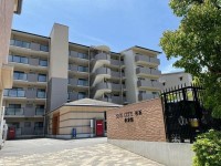 向日市、西京区、南区を専門　ユニバーサルホームサービス洛西口店 全居室６帖以上の３ＬＤＫ！ペット飼育可能(規約有り)！
５階部分につき、眺望・通風良好！マンション敷地内に公園あり！
リフォームのご相談も承っております！