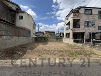 向日市、西京区、南区を専門　ユニバーサルホームサービス洛西口店 建築条件無し土地！ お好きなハウスメーカー・工務店にて建築可能☆
現況更地の整形地！解体費用かかりません！
阪急『桂駅』まで徒歩１０分と通勤・通学に便利！